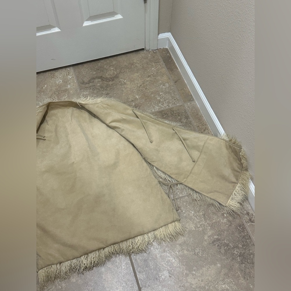 Mongolian Sheep Fur Vest - Picture 6 of 9